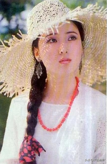 87《红楼梦》剧中演员扎麻花辫有多美？看看这十六位美女就知道了