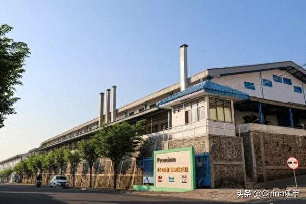 跟随帝声乐器参观世界著名吉他制造商之一Cort 印度尼西亚工厂