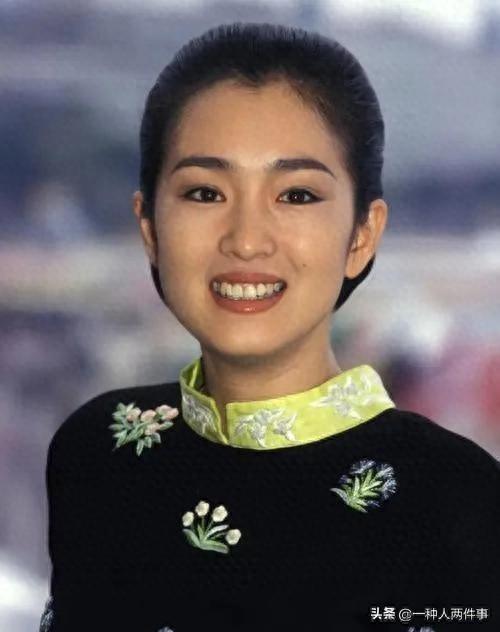 1987年，张艺谋筹拍《红高粱》，女主选了“丰乳肥臀”的史可