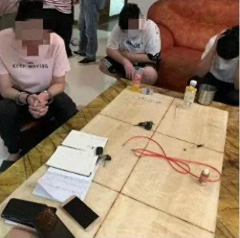 江西警方深夜突袭！35名男女被抓，现场不堪入目…