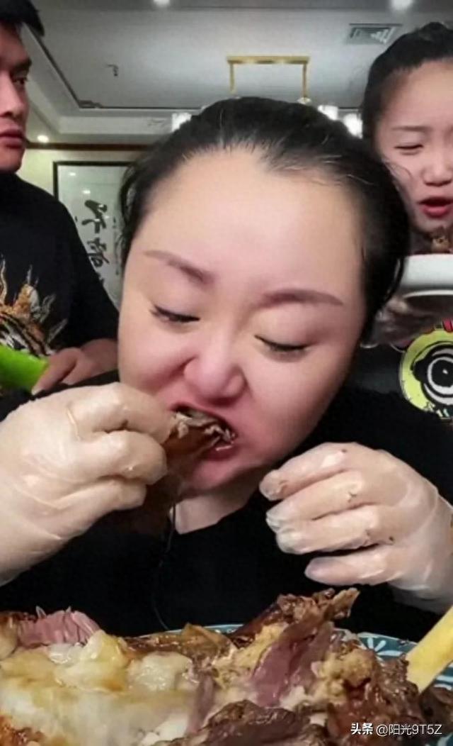 美食界的扛把子——美食主播北京胖姐