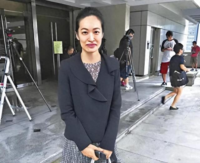 剑桥美女学霸：嫁豪门8年，怀孕后却被抛弃，反手给富豪上了一课