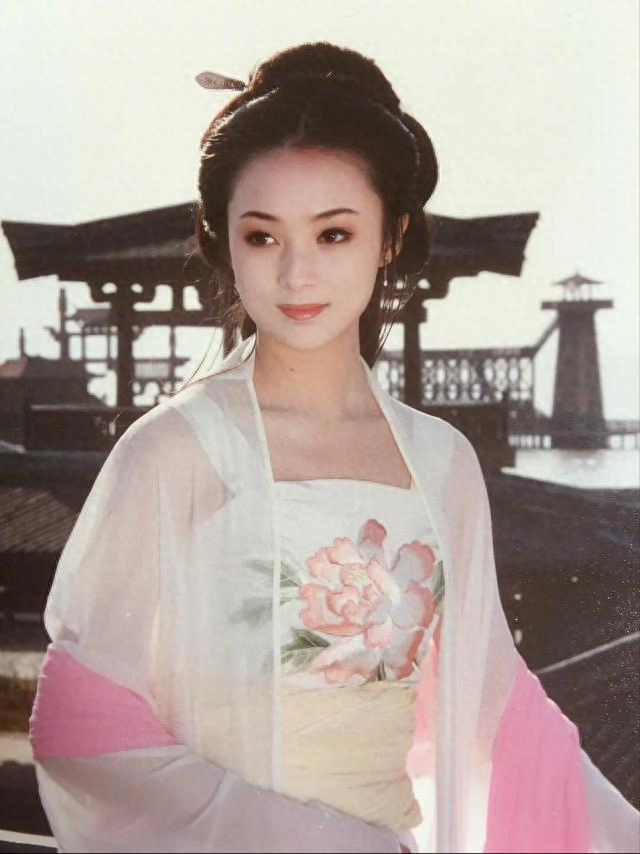 艳压群芳！这10位古装美女，从未落入凡尘