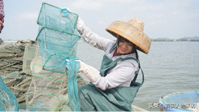 我，26岁广东女孩，逃离大城市回老家赶海，带领村民共同富裕