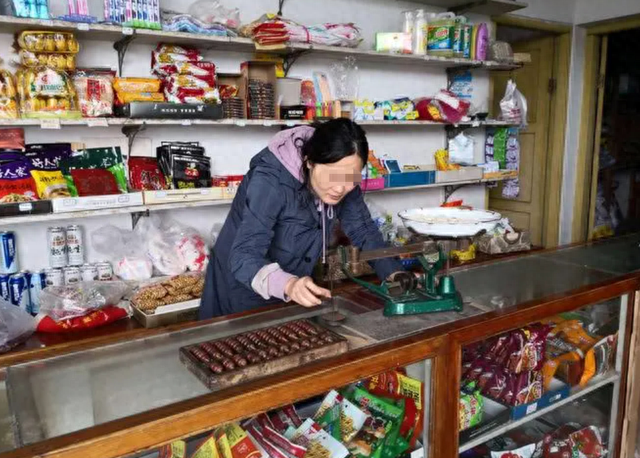 老挝美女嫁大11岁广西光棍，生活幸福，姐妹眼红：我也想嫁中国人