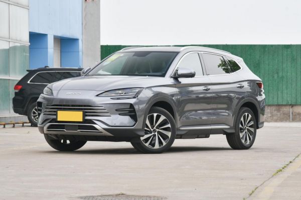 中型SUV“对抗”紧凑型SUV；最近爆火的蓝电E5让宋PLUS DM-i黯然失色？