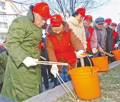 周铁农同志生平