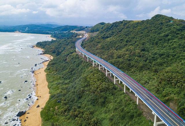 海南环岛旅游公路通车，环游一圈不到1000公里：打卡100个景点