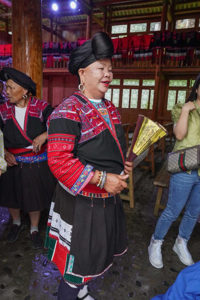 红瑶长发村——探访广西龙脊，黄洛瑶寨的神奇之旅