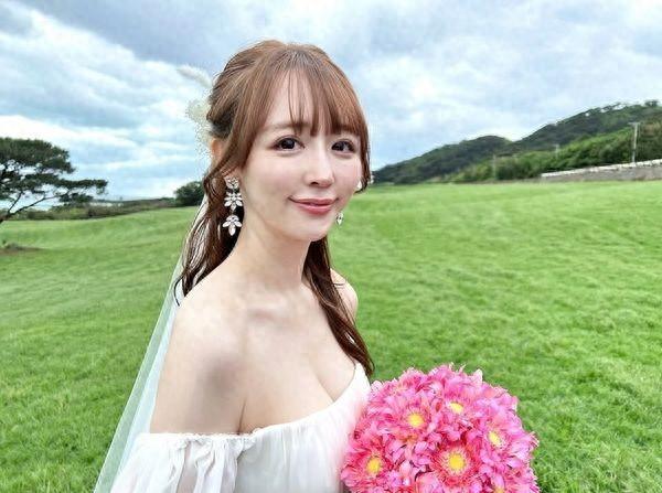 参加Netflix节目找到老公！日女星宣布闪婚…2岁差姐弟恋修成正果