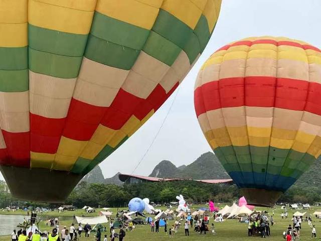 花花大世界“五一”假期单日迎万名游客 游客畅游山水乐享自然