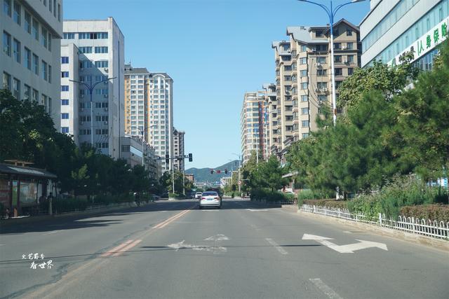 您去过边陲小城图们吗？图们与朝鲜一江之隔，小城不大、风景如画