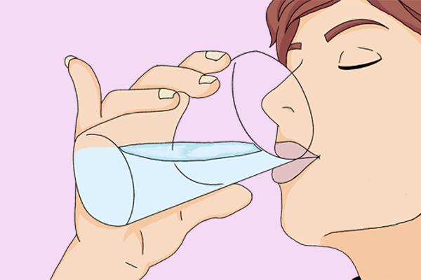 喝完水后，很快就小便与不小便，哪个肾好？喝水后多久排尿合理？
