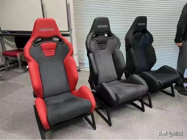 新年当然是换新“凳”啦：Recaro SR-S