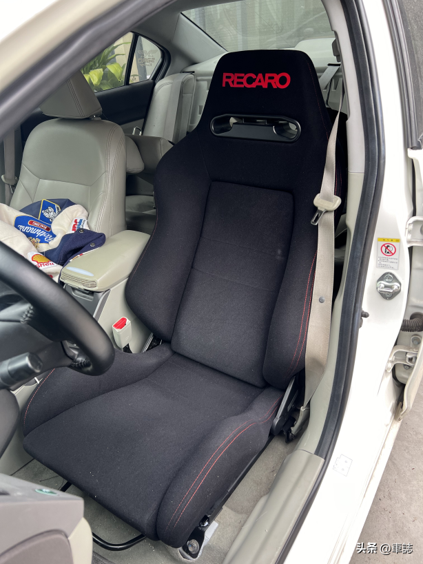 新年当然是换新“凳”啦：Recaro SR-S