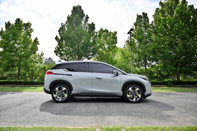 一部接近完美的国产纯电动SUV，试驾广汽新能源Aion V