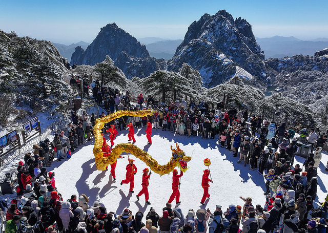 多地春节假期接待游客人次超去年同期，“老外”爱上中国春节