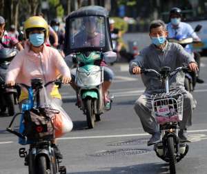 驾驶电动汽车需要驾驶证吗(交警明确5类电动车上路必须考驾照，另外3种没有驾驶证也能骑)