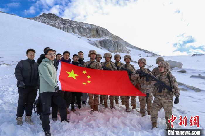 清华大学师生在西藏山南体验高原执勤