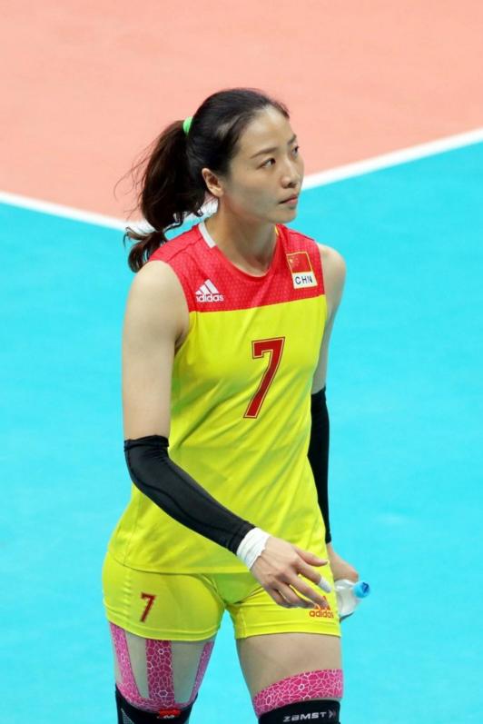 网友公认的五位女排美女远动员，中国两位女排美女上榜