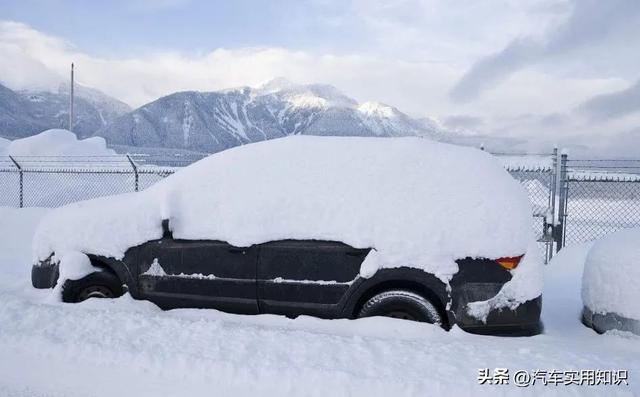 汽车玻璃水冻住了怎么办？老司机总结了5个办法，后悔才知道……