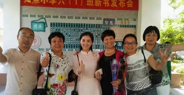 美女校长胡红梅：凭美貌出圈走上巅峰，成“文字小偷”跌下神坛