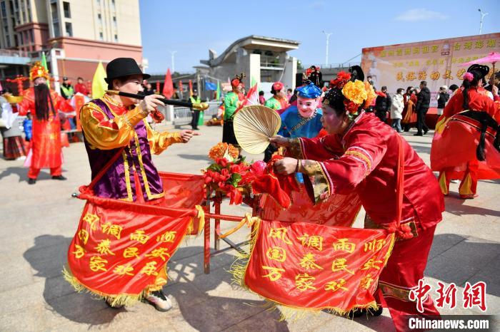 （新春走基层）两岸妈祖宫庙携手“乞龟”祈福