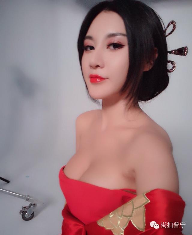 美胸自拍中国乳神樊玲自拍