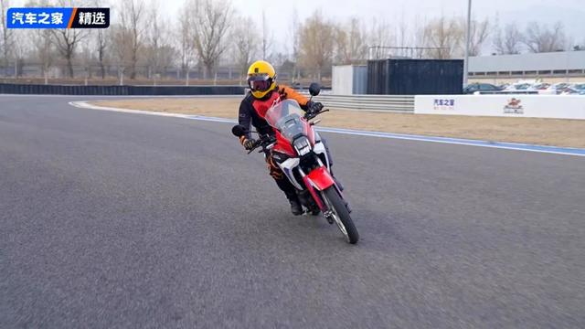 本田CRF190L：2万元开出20万的气场！能代步、能撒欢的快乐车