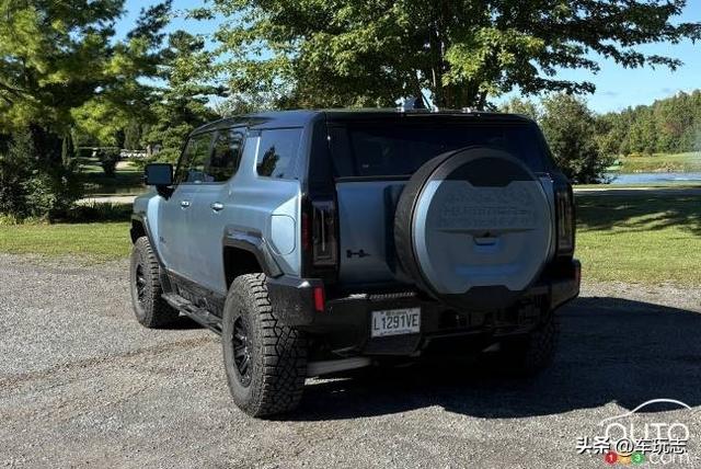 2025 GMC Hummer EV 评测：电动悍马独树一帜