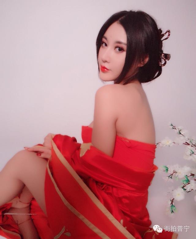 美胸自拍中国乳神樊玲自拍