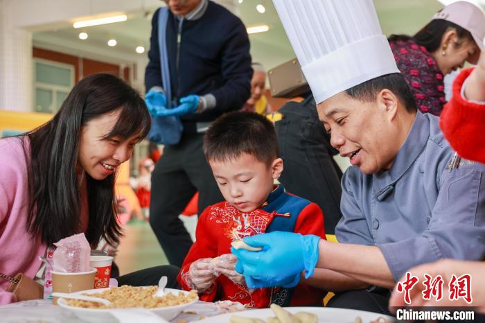 “粤食越滋味”沉浸式庙会唤醒广府基因