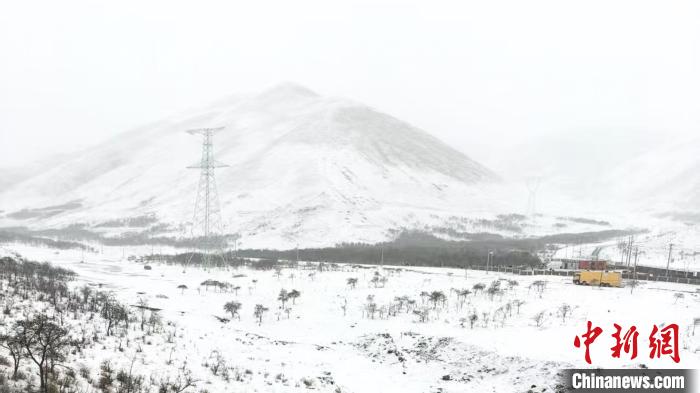 青海三江源地区遭遇寒潮 最低气温降幅达15.3℃