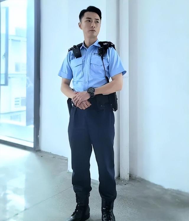 TVB男演员心灰意冷宣布离巢，曾在一剧饰演10个角色劲夸张