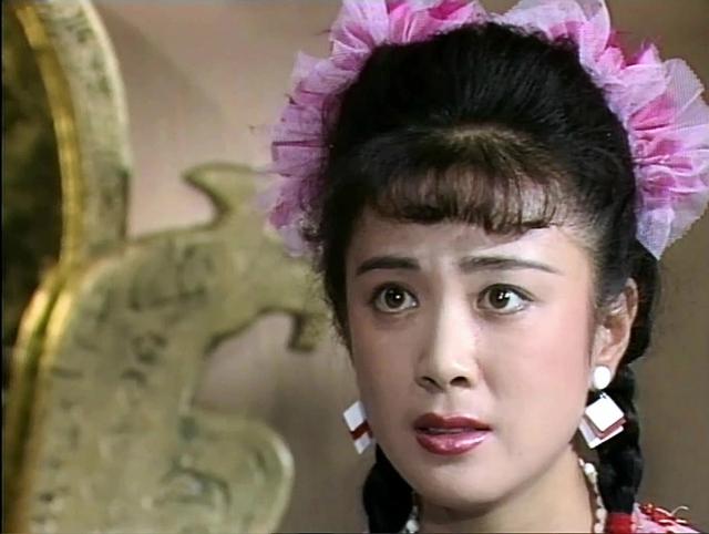 90年代当红女星傅艺伟，因出演“苏妲己”爆红，如今过得怎样了？