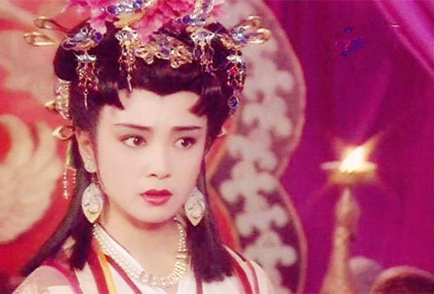 90年代当红女星傅艺伟，因出演“苏妲己”爆红，如今过得怎样了？