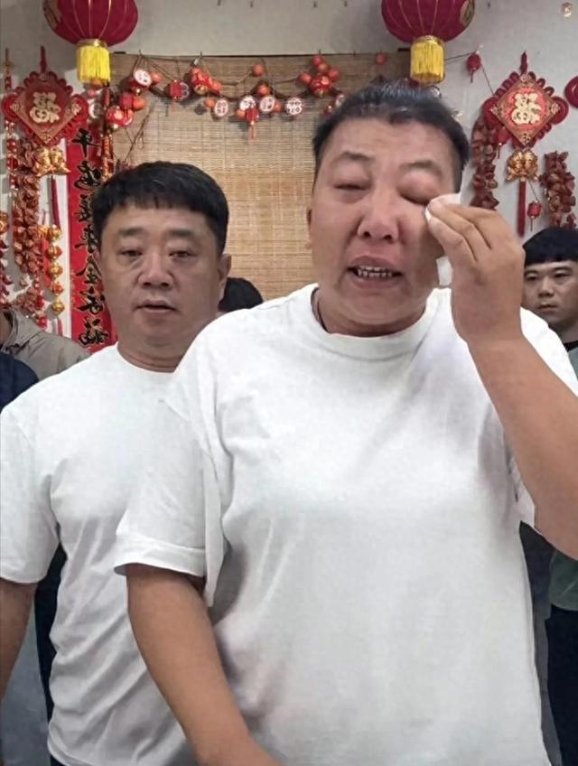 惨痛！网红赔偿200亿？东北雨姐爆哭直播间揭露直播界黑幕