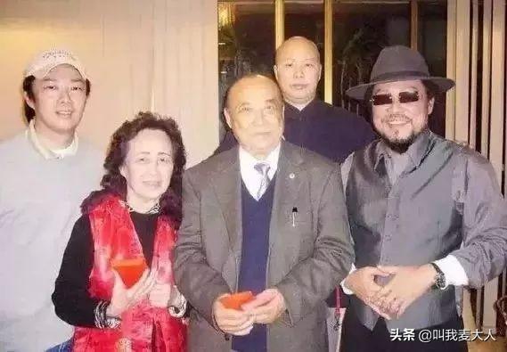 “亚洲污王”终封麦，憾别日本未婚妻后，费玉清一生未娶相思38年