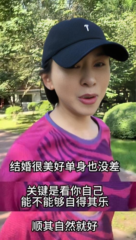 欧阳夏丹：没了央视光环变普通人，46岁仍单身，在新圈子红到发紫