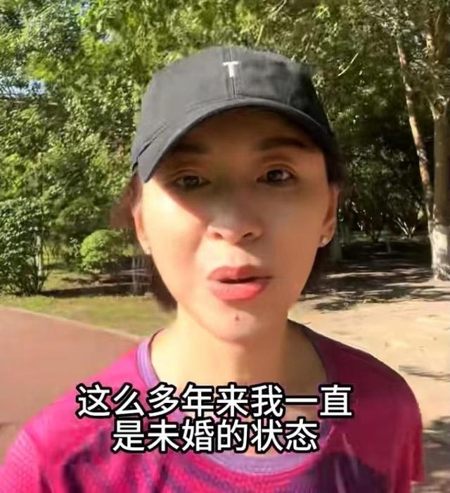 欧阳夏丹：没了央视光环变普通人，46岁仍单身，在新圈子红到发紫